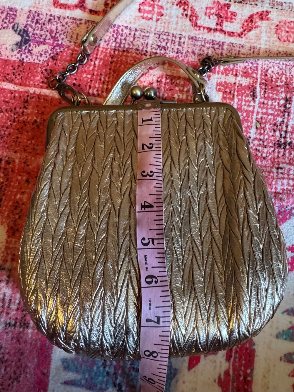 HOBO Metallic Gold Ruched Leather Top Kisslock Bag - Picture 11 of 12